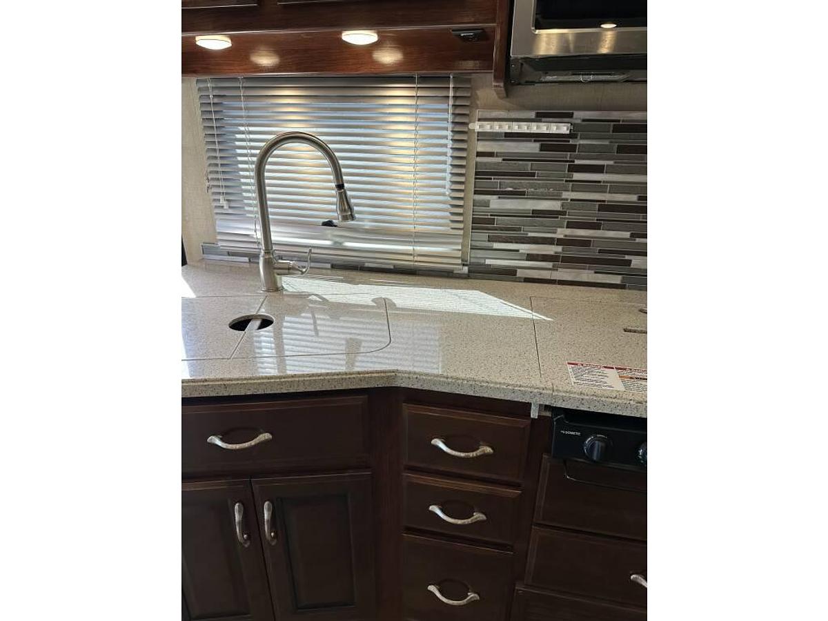 Used 2019 Fleetwood Southwind 34C