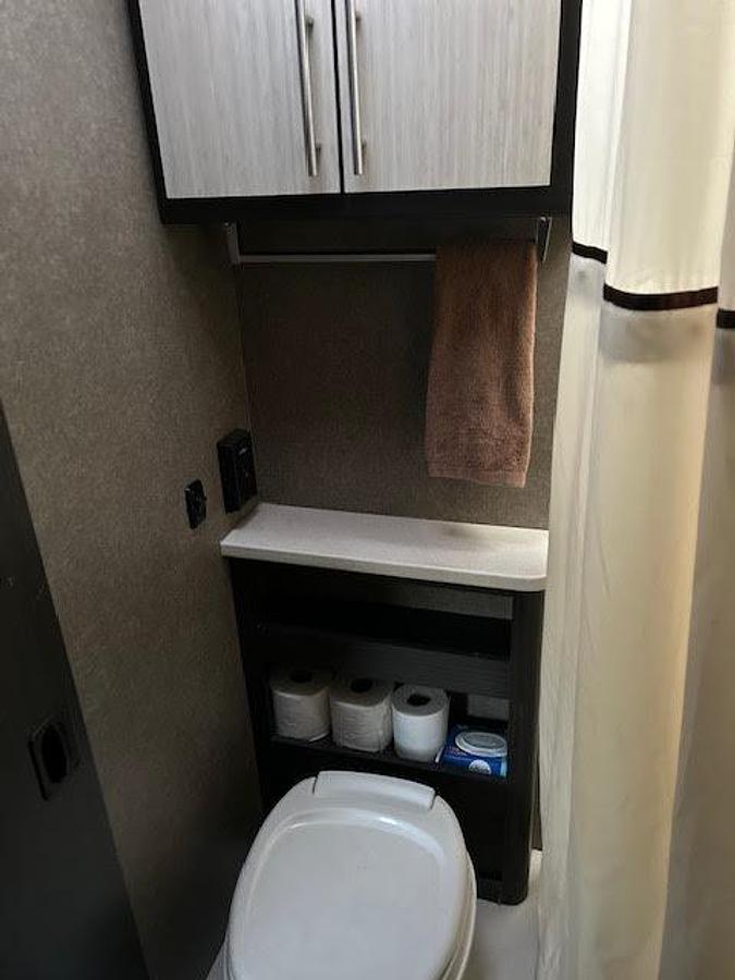 Used 2017 Thor Motor Coach Gemini 23TR Class C Motorhome