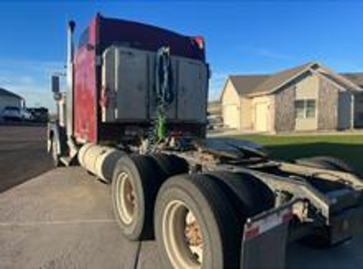 Used 2005 Kenworth W900L