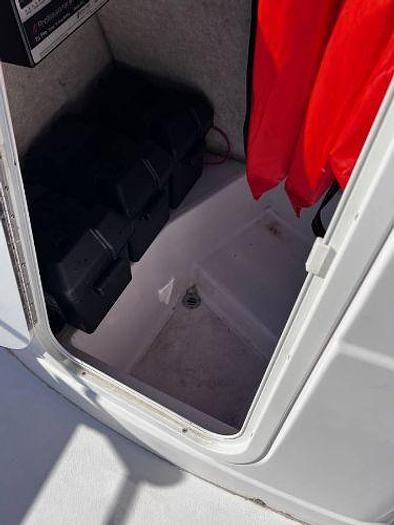 Used 2000 Pro Line Sportsman Center Console Boat