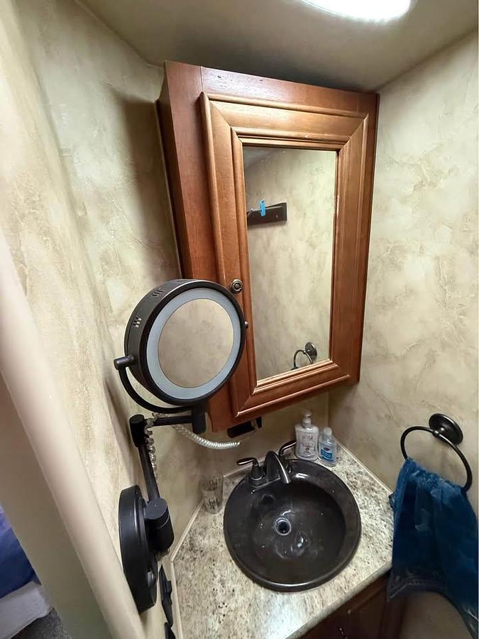 Used 2015 Northwood Arctic Fox Silver Fox 29-5T