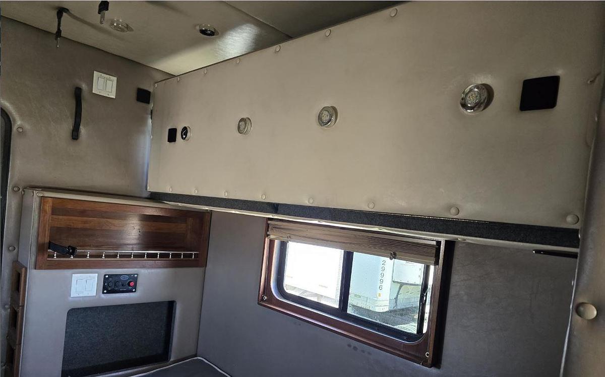 Used 2009 Kenworth T660