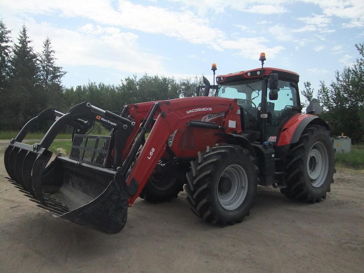 Used 2020 McCormick X7.650 Tractor with Loader