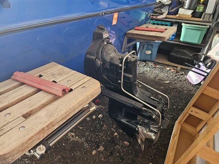 Used 1986 Commander Power Boat