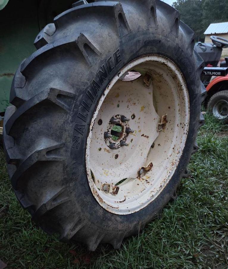 Used 1986 John Deere 900HC