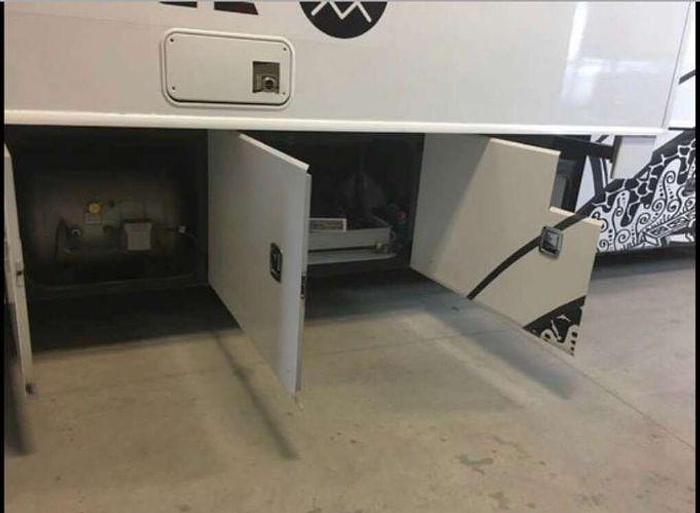 Used 2012 Fleetwood Discovery 40G