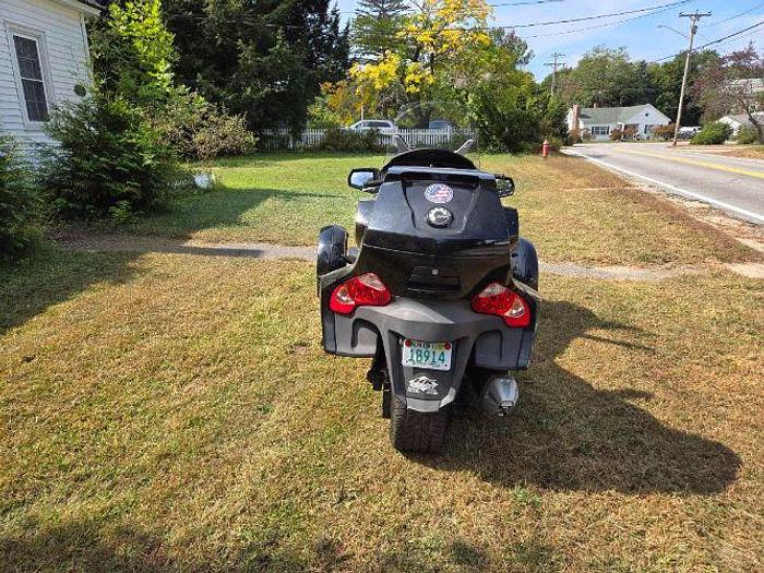 Used 2014 CAN-AM SPYDER RT