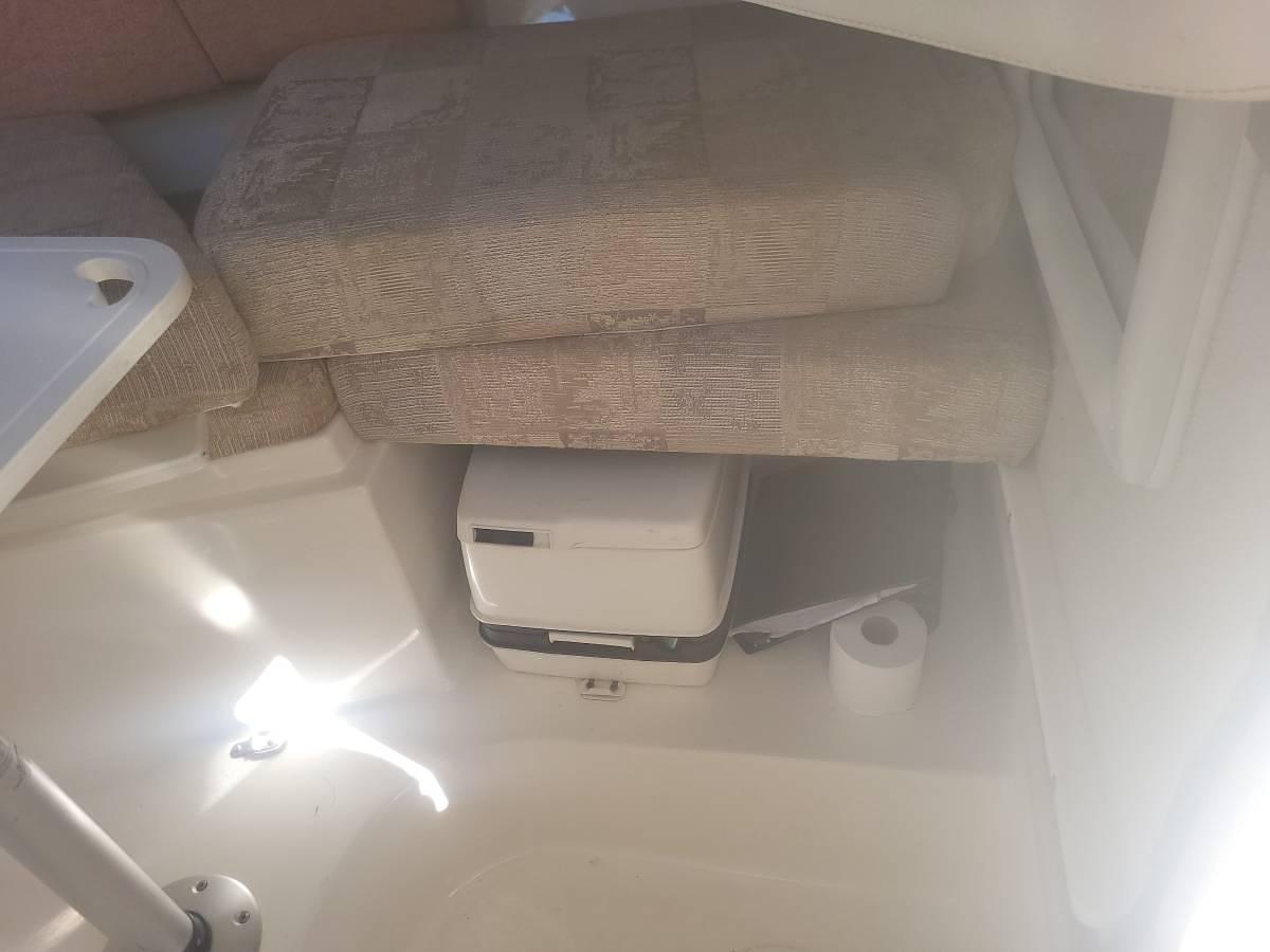 Used 2008 Seaswirl Striper 2101 Walk-Around Alaskan Package Powerboat