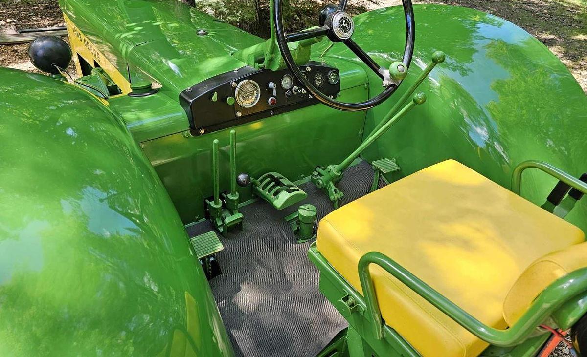 Used 1959 John Deere 830
