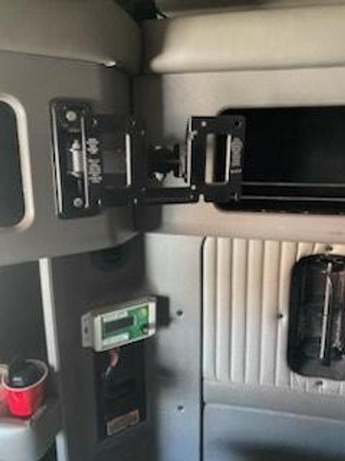 Used 2012 Kenworth T800 Sleeper Truck