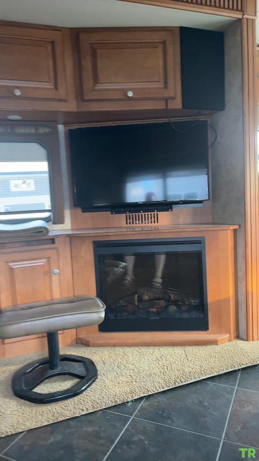 Used 2011 Itasca Meridian 40U