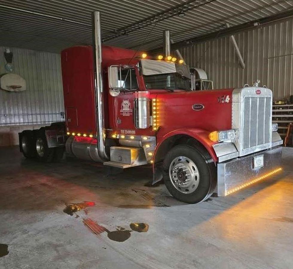Used 1999 Peterbilt 379 Sleeper Semi Truck