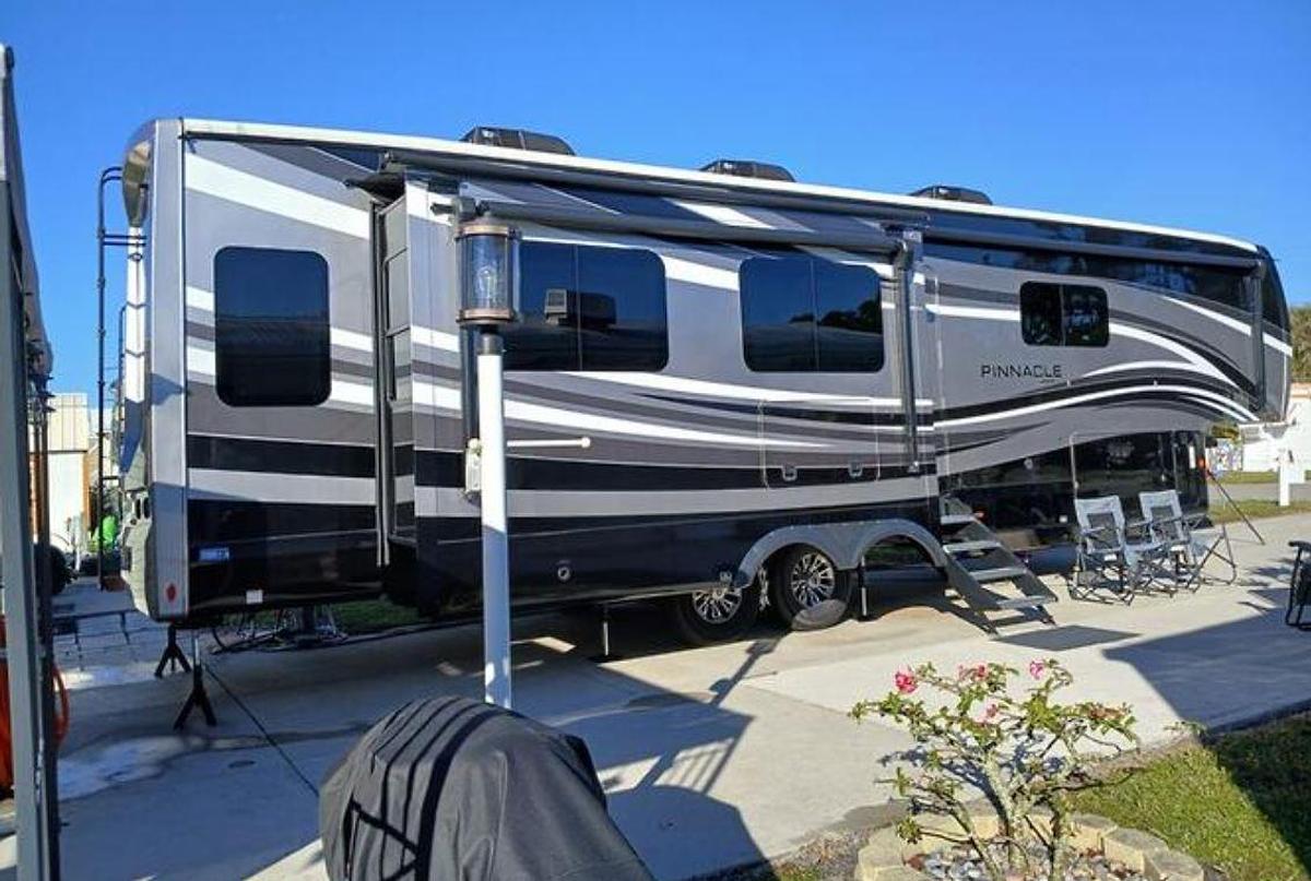 Used 2021 Jayco Pinnacle 36FBTS Fifth Wheel