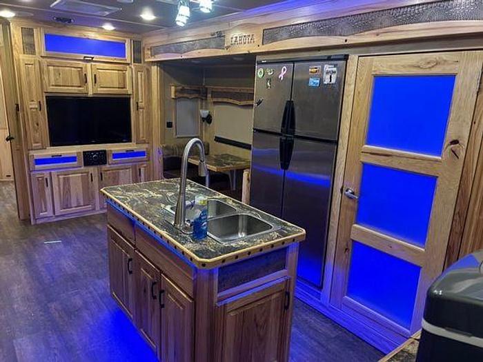 Used 2017 Lakota Bighorn LQ With 23' SW