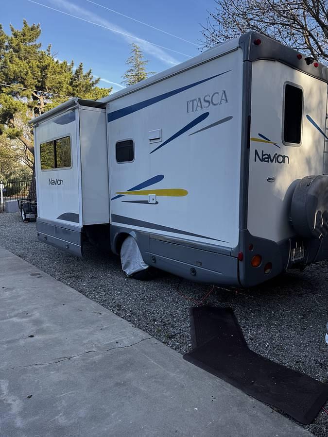 Used 2006 Itasca Navion 23H