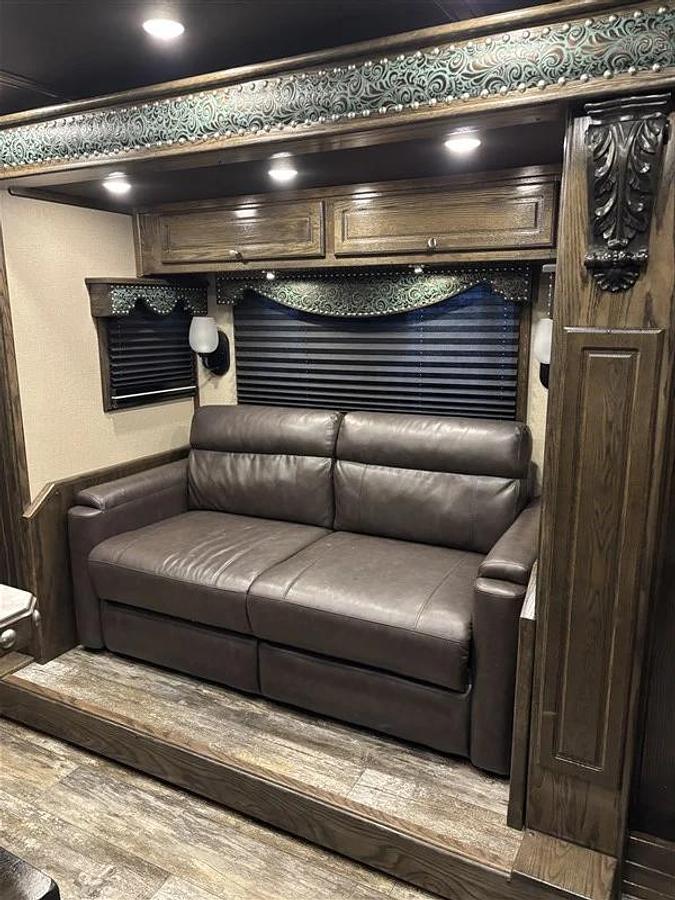 Used 2023 Platinum Coach 4 Horse Side Load