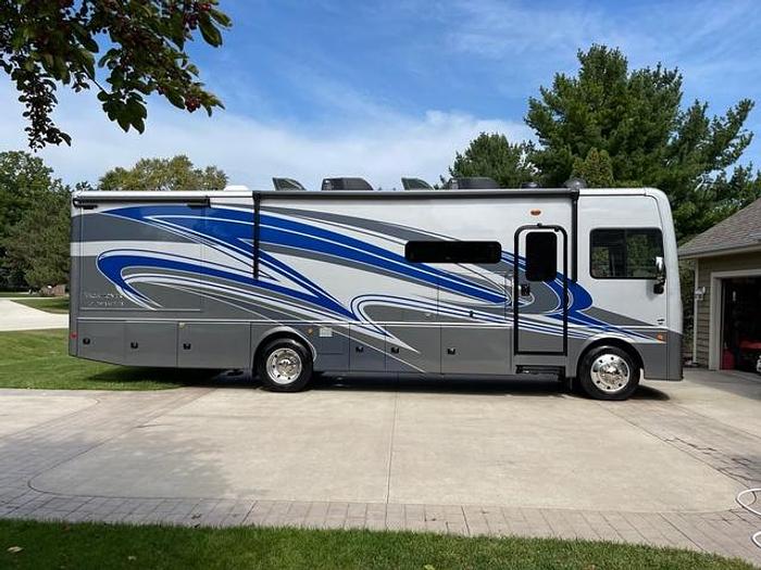 Used 2022 Holiday Rambler Vacationer 33C