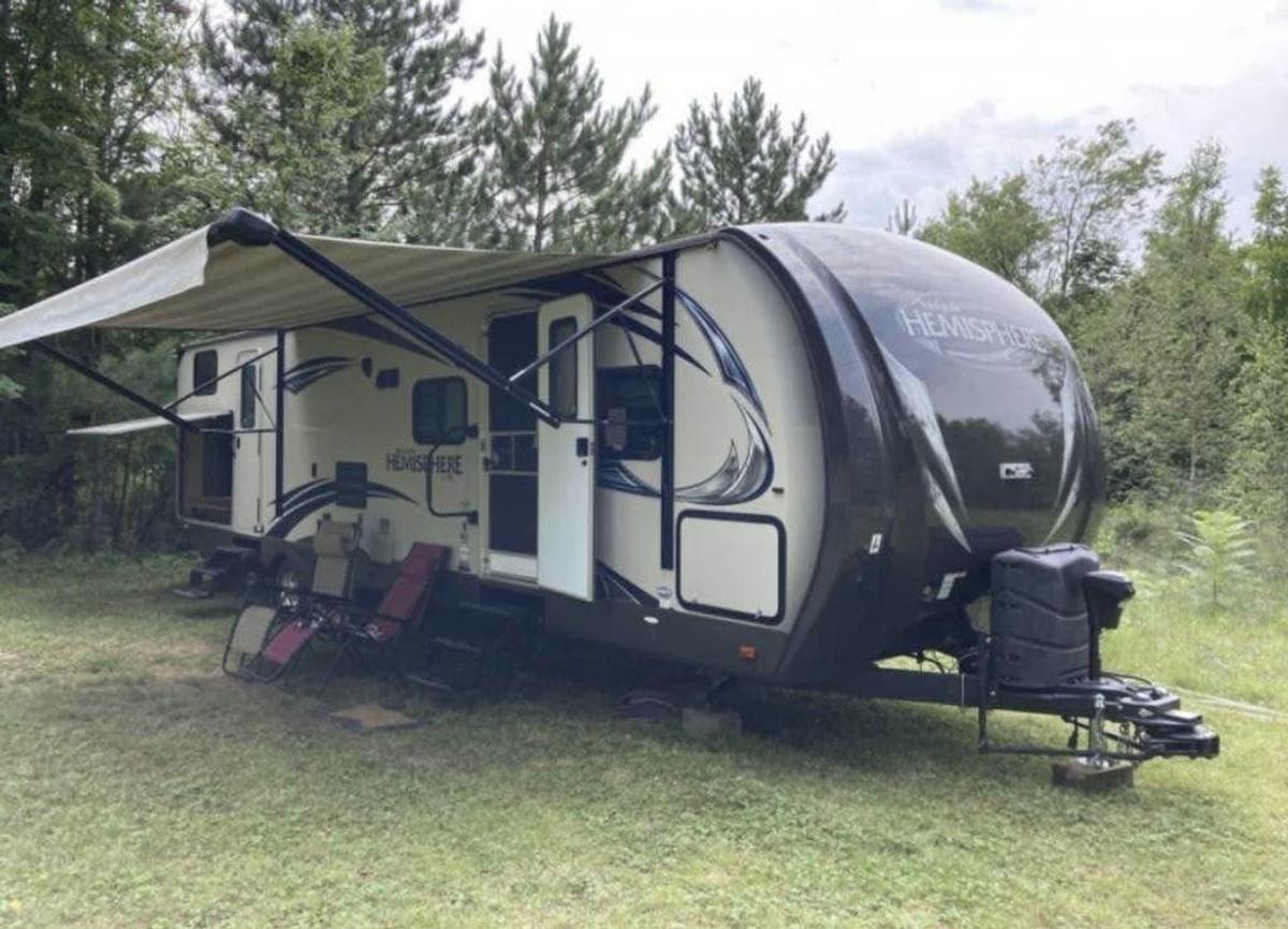 Used 2015 Forest River Hemisphere Lite 312QBUD