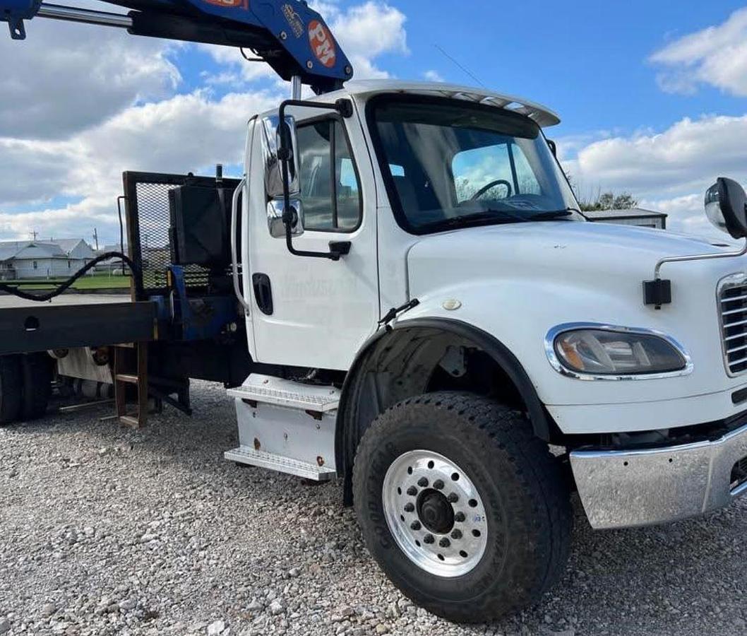 Used 2016 PM 15.5 MOUNTED ON 2016 FREIGHTLINER BUSINESS CLASS M2 106
