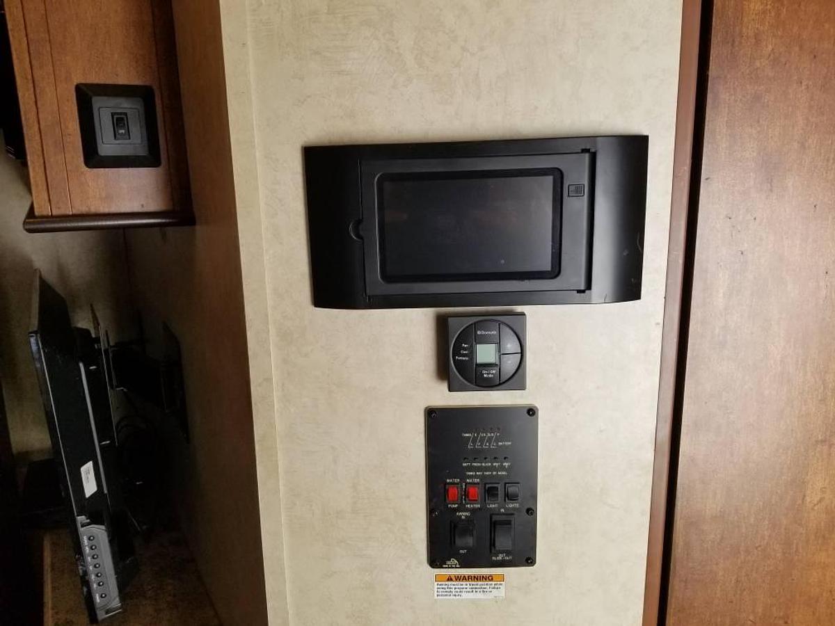 Used 2016 Forest River Vibe Extreme Light Travel Trailer