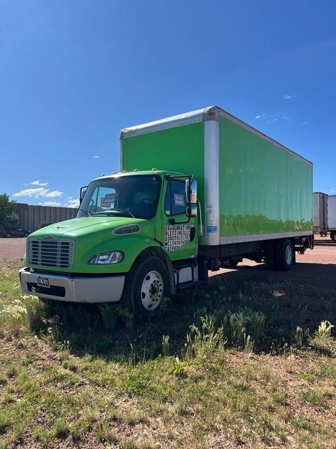 Used 2009 Freightliner Business Class Box Truck