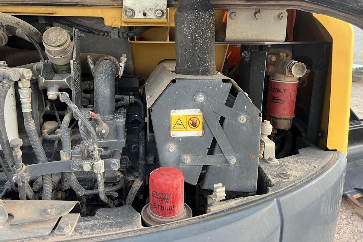 Used 2011 KOMATSU PC88MR-8