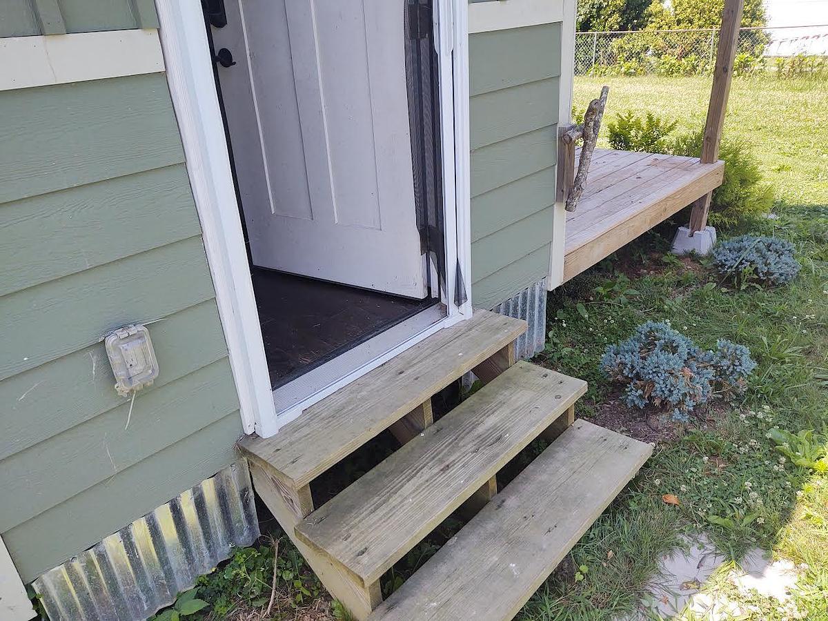 Used 2020 Custom Tiny Home 24 Ft