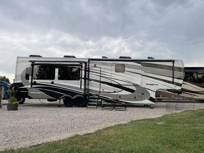 Used 2021 RiverStone Legacy 39RKFB