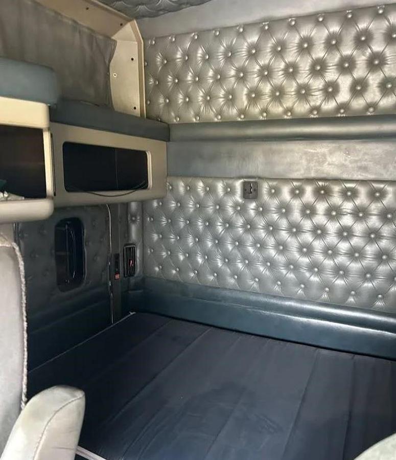 Used 2000 Kenworth W900L
