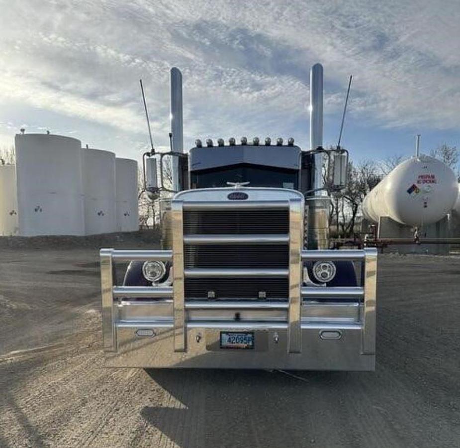 Used 2013 Peterbilt 389 Glider