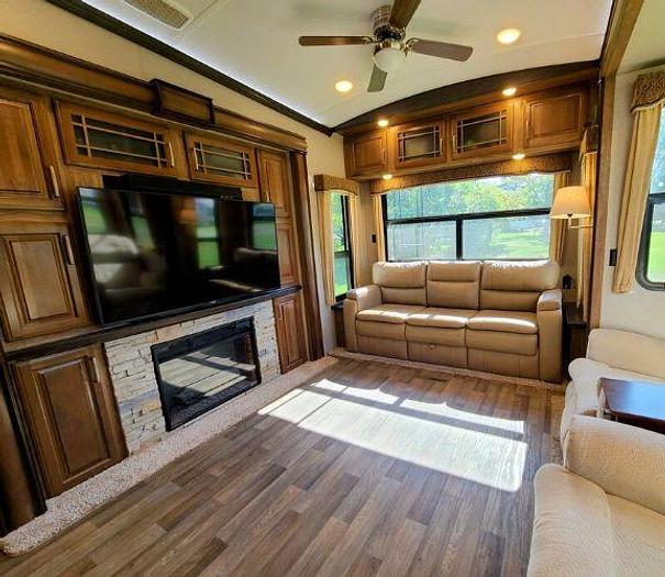 Used 2017 Keystone Montana Legacy 3661RL