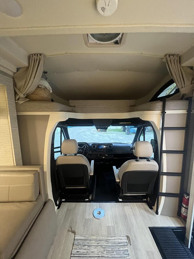 Used 2021 Winnebago View 24D Class C Motorhome