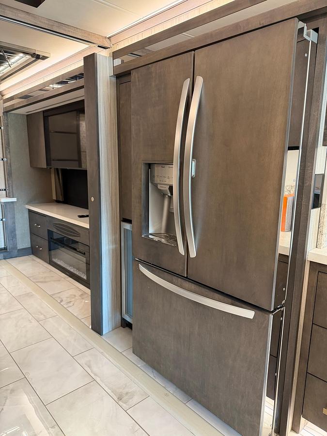 Used 2024 Tiffin Zephyr 45FZ