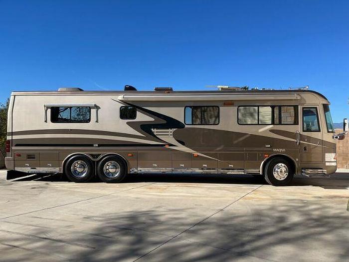 Used 2002 Country Coach Magna