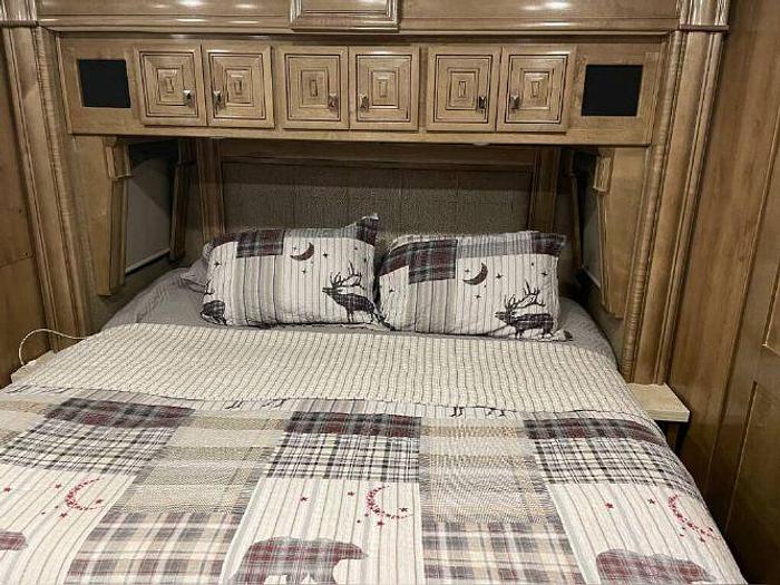 Used 2020 Fleetwood Discovery LXE 44B