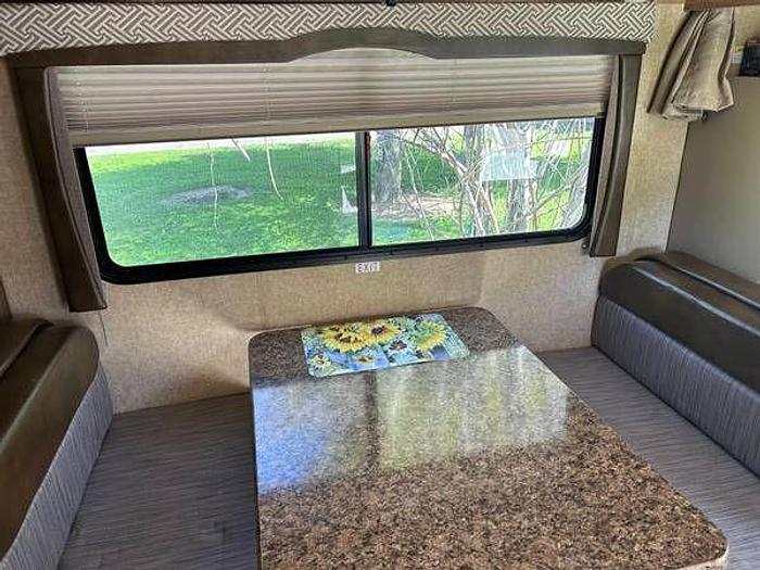 Used 2017 Thor Chateau 22B Class C RV