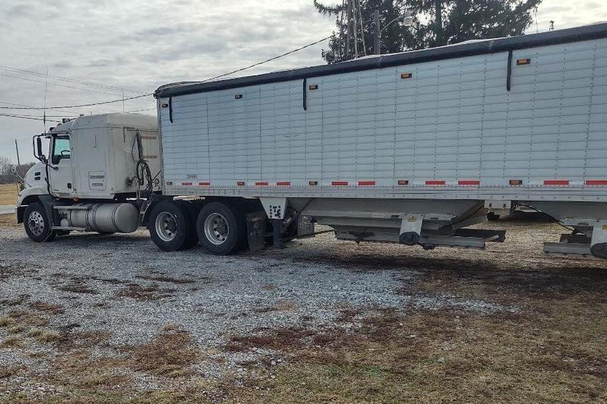 Used 2007 Mack CH Day Cab Truck