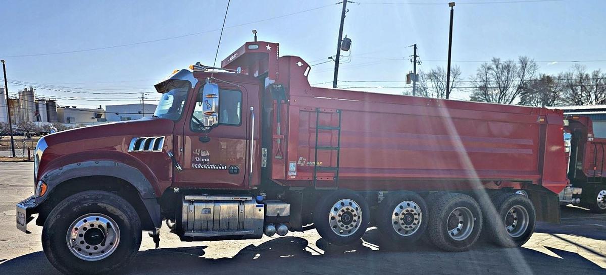 Used 2018 Mack Granite Gu713 Dump Truck