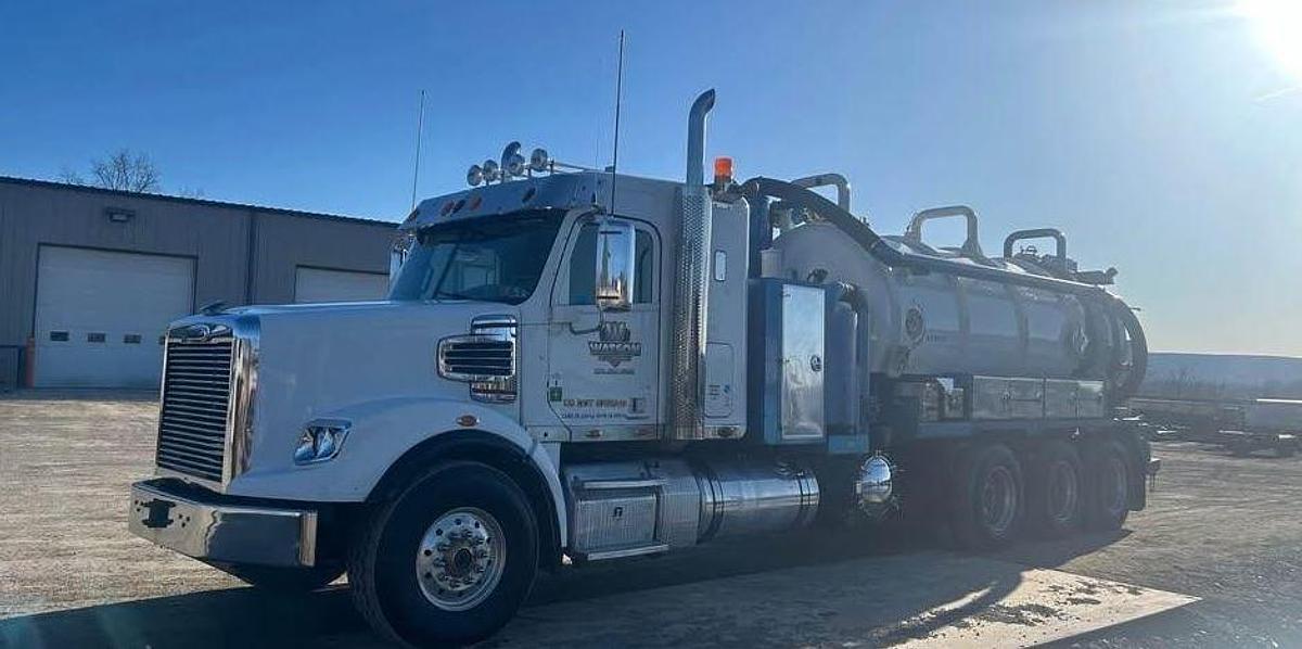 Used 2013 Freightliner Coronado