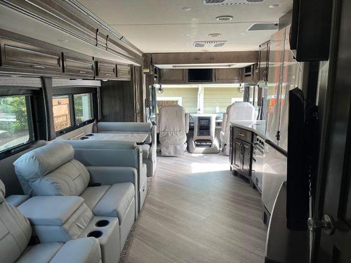 Used 2022 Holiday Rambler Vacationer 33C