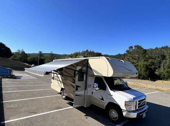 Used 2020 Winnebago Minnie Winnie 22R