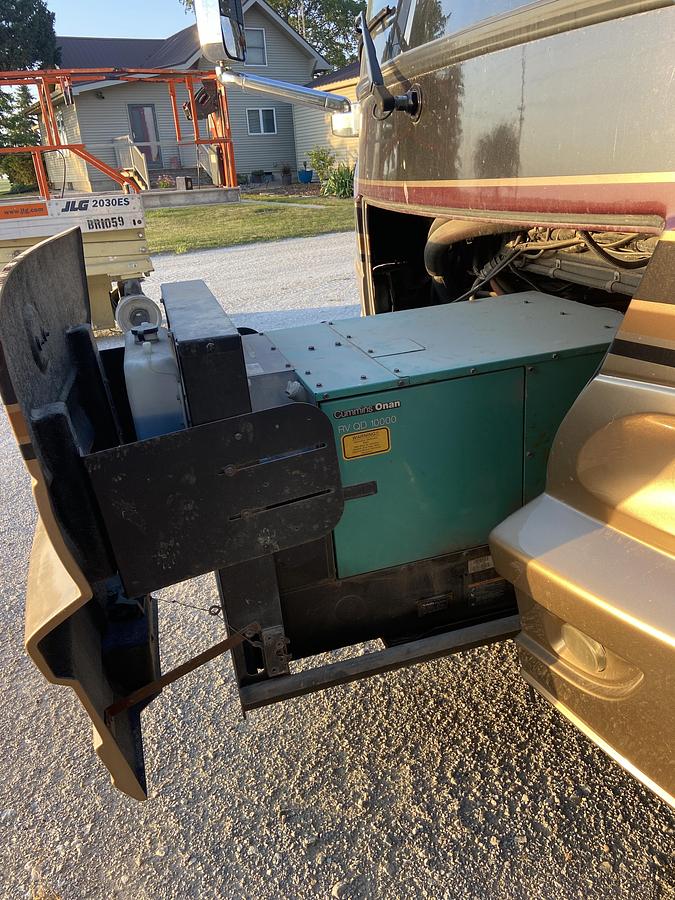 Used 2011 Monaco Camelot 43PKQ Class A Motorhome