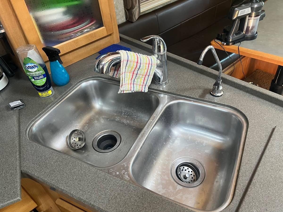 Used 2008 Winnebago Adventurer