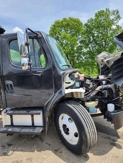 Used 2016 Freightliner BUSINESS CLASS M2 106