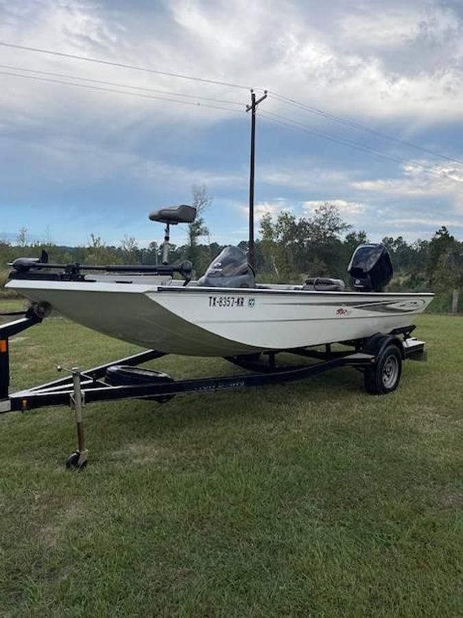 Used 2006 Triton Aluminum Fishing Boat