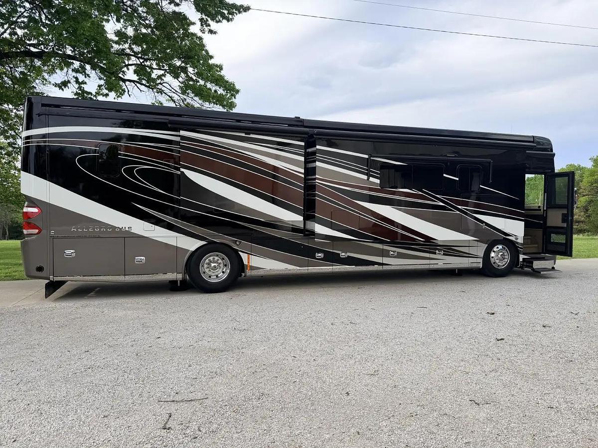 Used 2017 Tiffin Motorhomes Allegro Bus 40SP