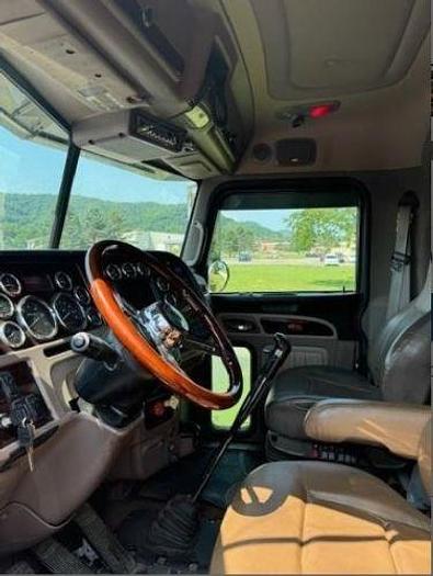 Used 2013 Peterbilt 389