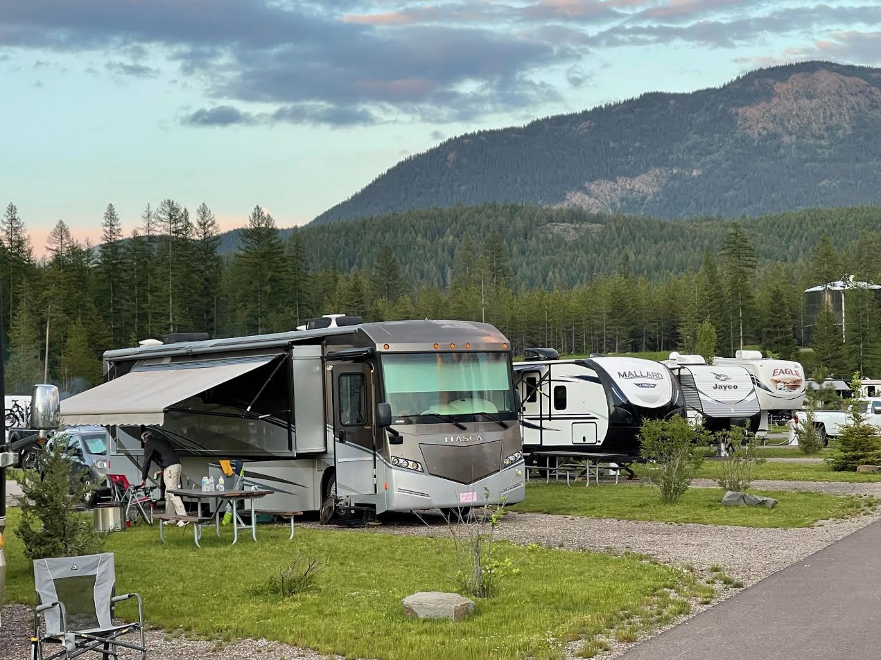 Used 2014 Itasca Solei 38R | Bath & Half | Cummins Diesel | Bunk Beds | Washer & Dryer | Full-Time Ready