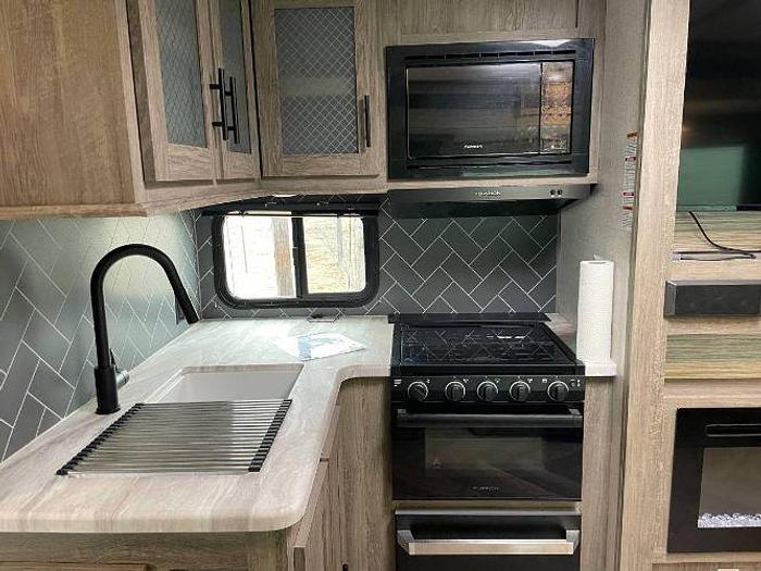 Used 2021 Forest River Wildwood Heritage Glen 23BHHL