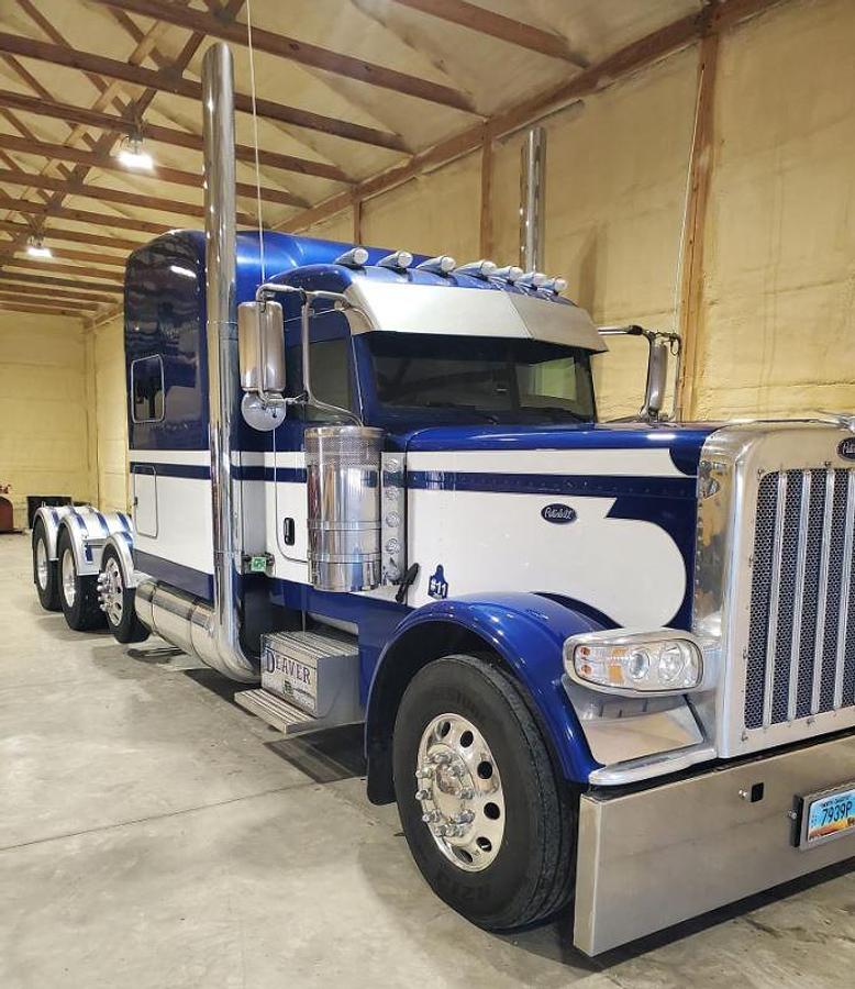 Used 2022 Peterbilt 389